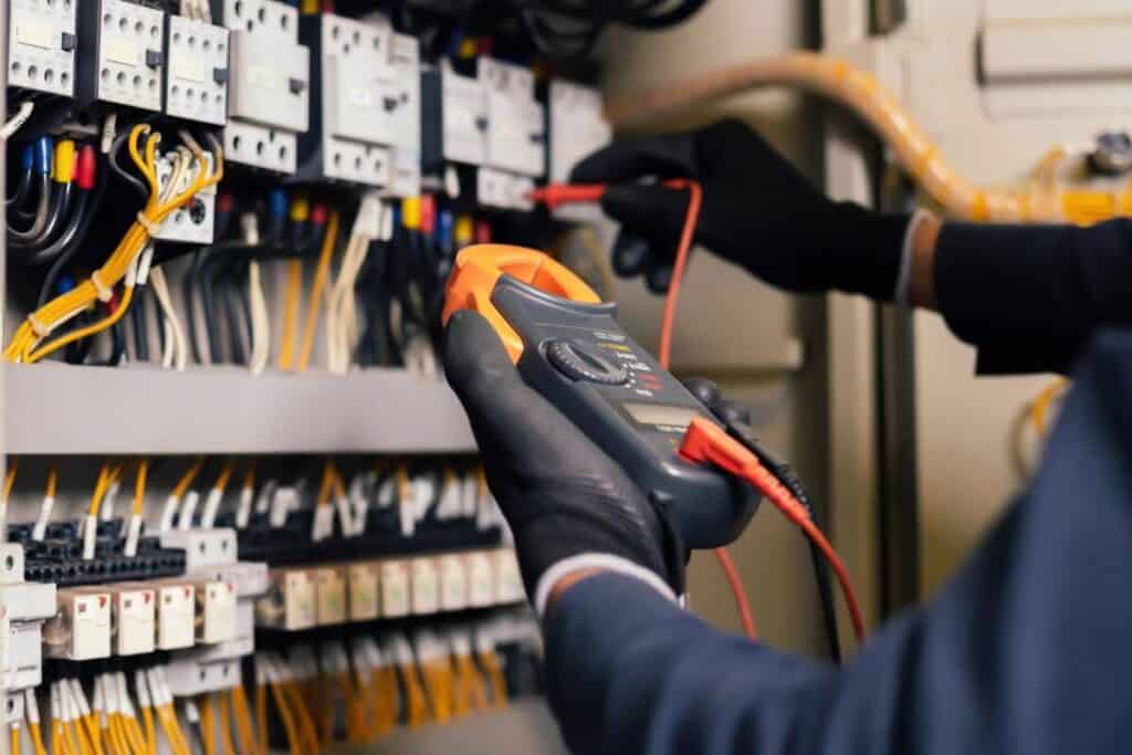Commercial Electrician in Inglewood