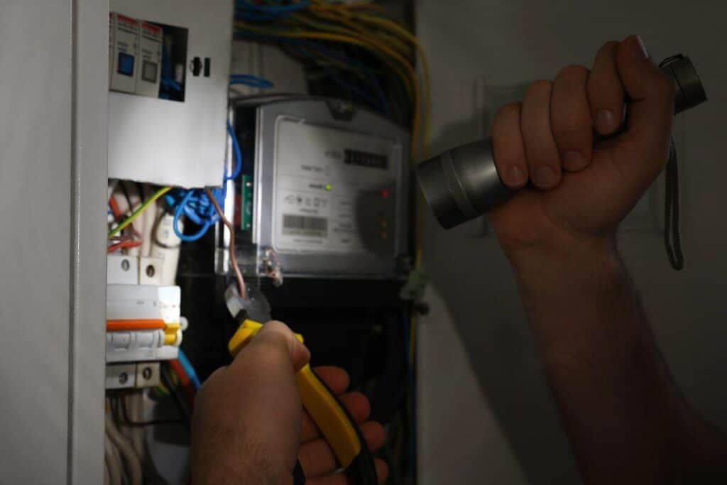 Meter box inspection and circuit breaker troubleshooting by Registered Electrician in Midland home